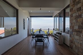 Alaya Stays SnowPeak Vila With Hill View