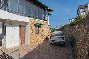 Alaya Stays SnowPeak Vila With Hill View