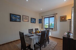 Alaya Stays SnowPeak Vila With Hill View