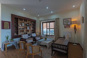 Alaya Stays SnowPeak Vila With Hill View