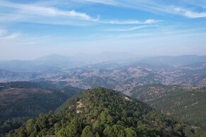 Alaya Stays SnowPeak Vila With Hill View