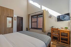 Alaya Stays SnowPeak Vila With Hill View