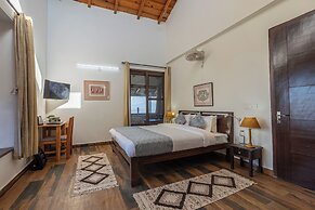 Alaya Stays SnowPeak Vila With Hill View