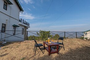 Alaya Stays SnowPeak Vila With Hill View