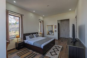Alaya Stays SnowPeak Vila With Hill View