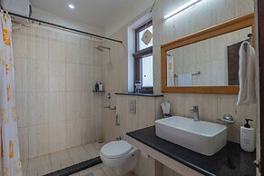 Alaya Stays SnowPeak Vila With Hill View