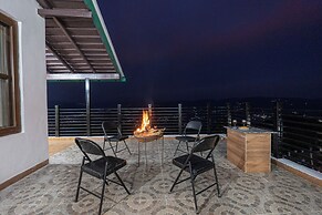 Alaya Stays SnowPeak Vila With Hill View