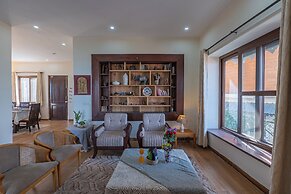 Alaya Stays SnowPeak Vila With Hill View