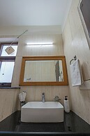 Alaya Stays SnowPeak Vila With Hill View