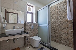 Alaya Stays SnowPeak Vila With Hill View