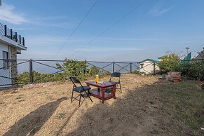 Alaya Stays SnowPeak Vila With Hill View