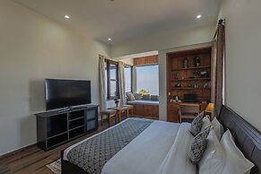 Alaya Stays SnowPeak Vila With Hill View