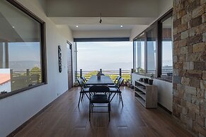 Alaya Stays SnowPeak Vila With Hill View