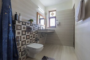 Alaya Stays SnowPeak Vila With Hill View