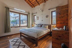 Alaya Stays SnowPeak Vila With Hill View