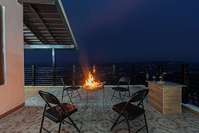 Alaya Stays SnowPeak Vila With Hill View