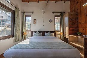 Alaya Stays SnowPeak Vila With Hill View