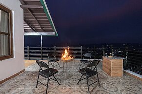 Alaya Stays SnowPeak Vila With Hill View