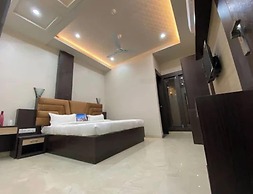 Hotel Amba Ambience