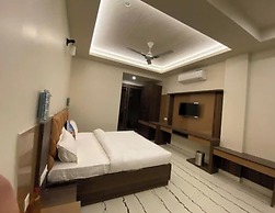 Hotel Amba Ambience