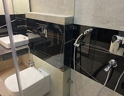 Hotel Amba Ambience