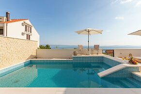 Belo Horizonte, with Pool & Sea View