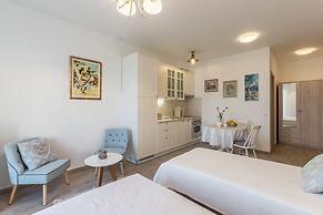 Belo Horizonte, with Pool & Sea View