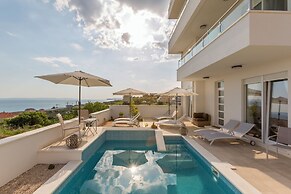Belo Horizonte, with Pool & Sea View