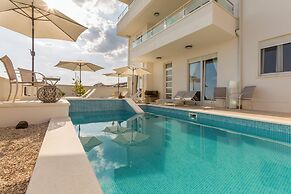 Belo Horizonte, with Pool & Sea View