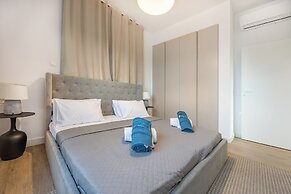 103 Piliou - City View Balcony & Shared Rooftop Pool