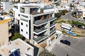 203 Piliou - City Views & Rooftop Pool Access