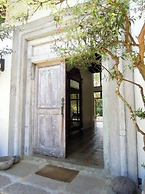Hacienda Isabella Garden Resort