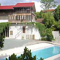 Hacienda Isabella Garden Resort