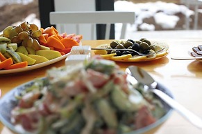 Vardeni Guest House
