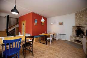 Vardeni Guest House