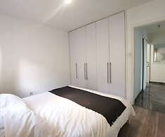 Naxou Modern Residence Staycom