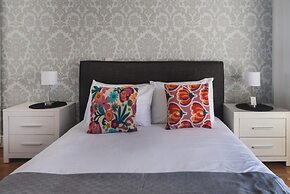 Botanical Art House by Staycom