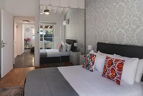 Botanical Art House by Staycom