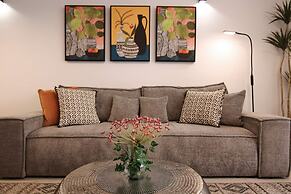Queens Garden Residence Staycom