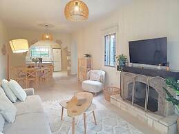 Ambrosia Townhouse by Staycom