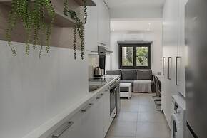 Seabreeze Residence by Staycom