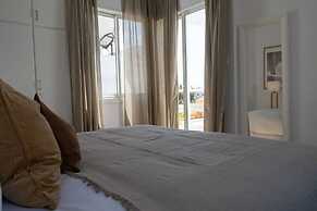 Sienna Townhouse by Staycom