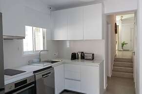 Sienna Townhouse by Staycom