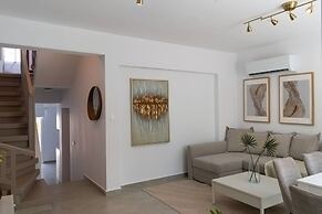 Sienna Townhouse by Staycom
