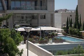 Crystalview Elysia by Staycom