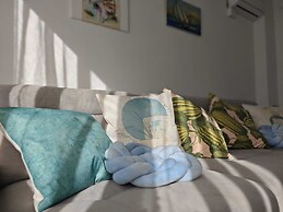 SeaSuites Blue