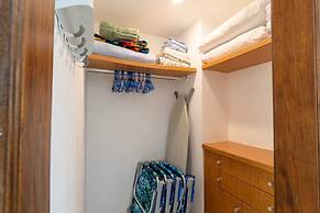 Sleeps 6 Views Beach 1 Block Gated