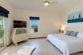 Sleeps 6 Views Beach 1 Block Gated