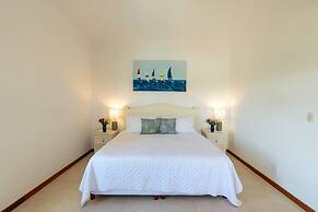 Sleeps 6 Views Beach 1 Block Gated