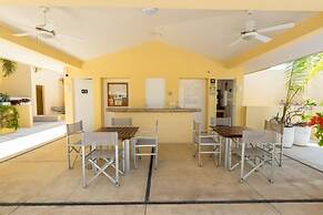 Sleeps 6 Views Beach 1 Block Gated